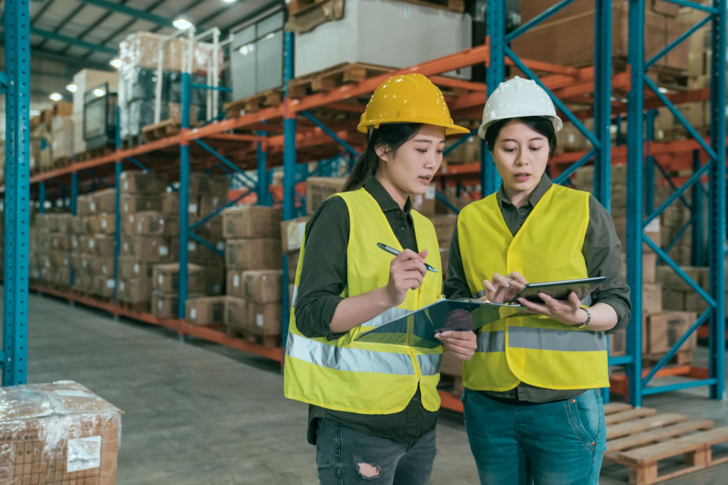 Team collaboration in warehouse